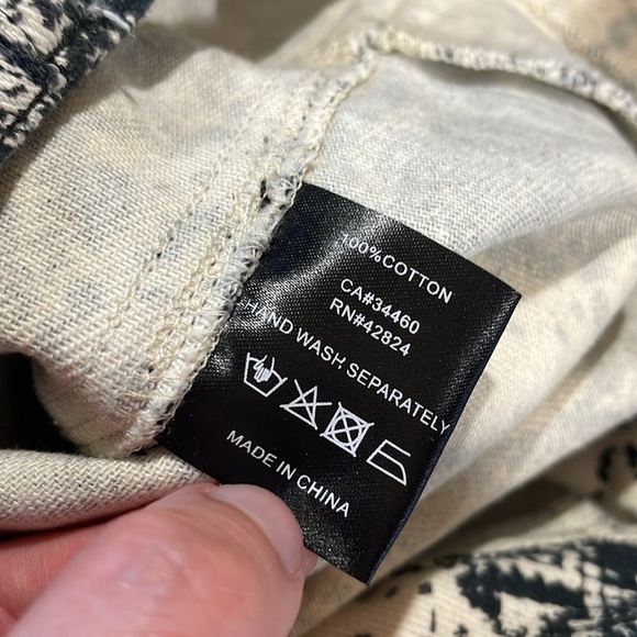 VEDA Snake Print High Rise Bootcut Pants in Black White - Picture 10 of 10